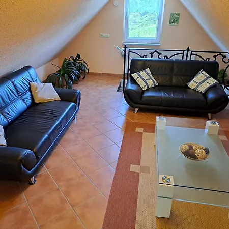 Apartman Lara *